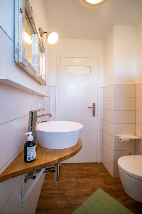Das Badezimmer in der Ferienwohnung Odenwald in 74722 Buchen (Odenwald). 
