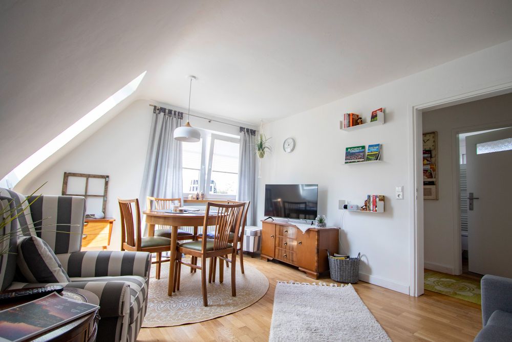 Das Wohnzimmer in der Ferienwohnung Odenwald in 74722 Buchen (Odenwald). 